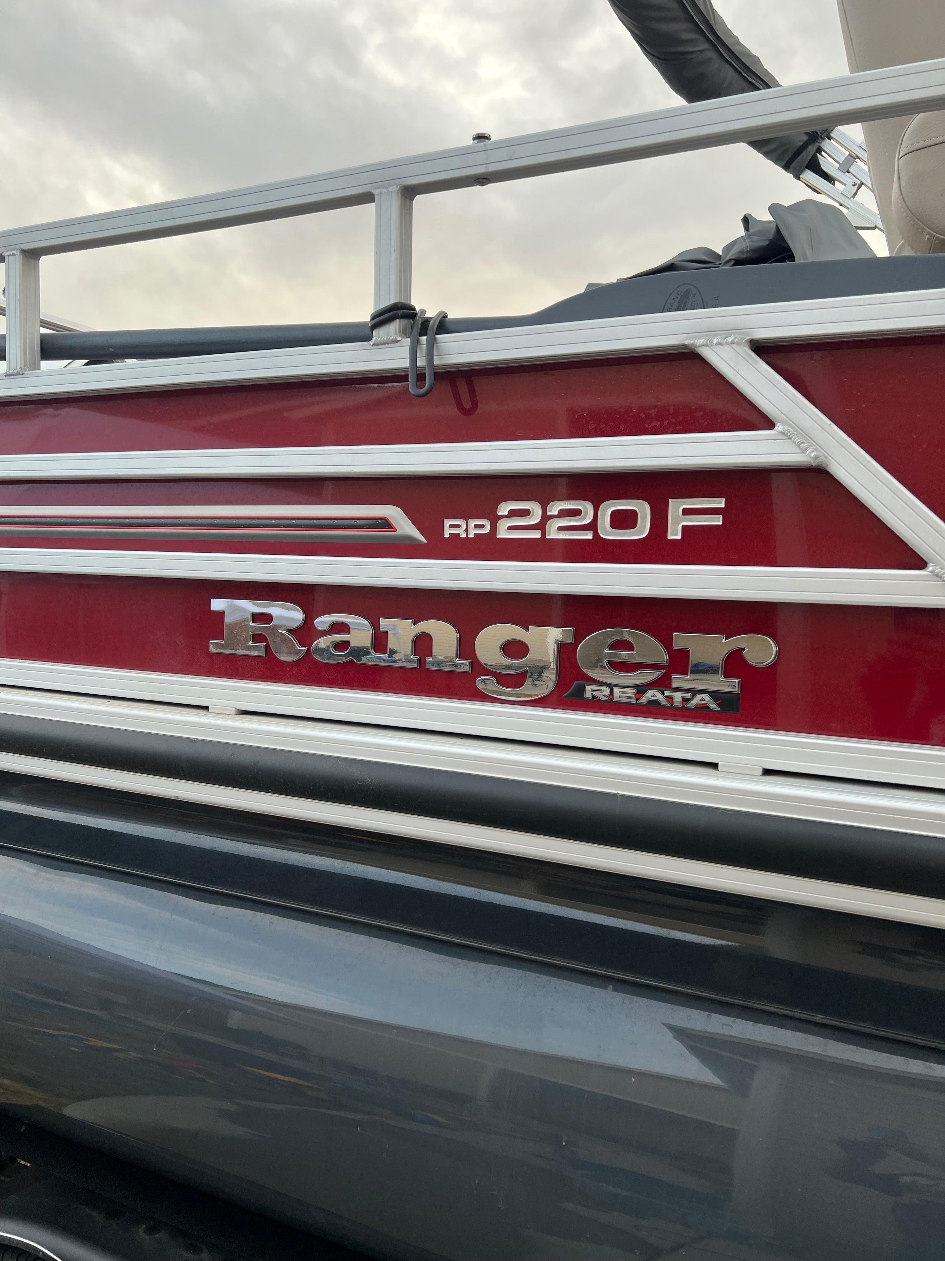 New Price! 2020 Ranger Reata 220F Mercury ProXS 115 HP Motor - Trailer included!